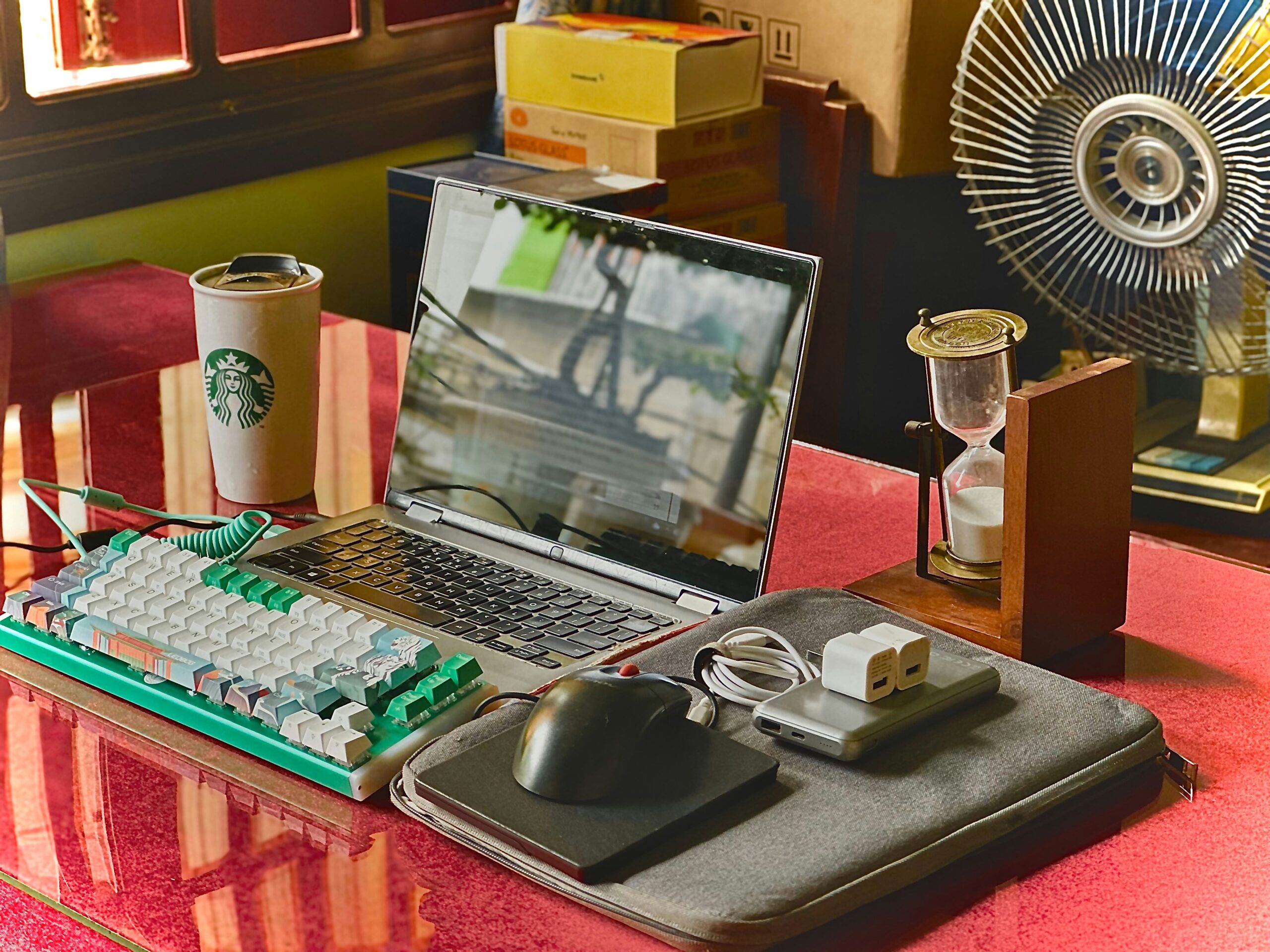 Photo illustrating an isolated PC setup resembling Edward Snowden's anti-surveillance rig