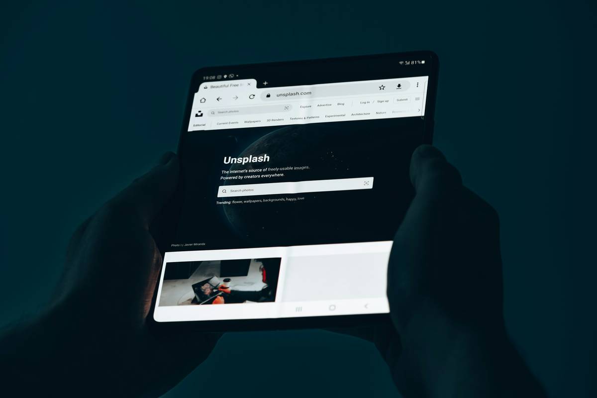 Illustration showing how private browsing still allows tracking.