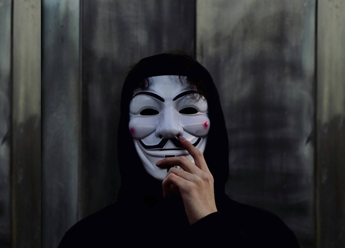 Anonymous Browsing Tips: Master Privacy While Monitoring Kill Switches in Tech