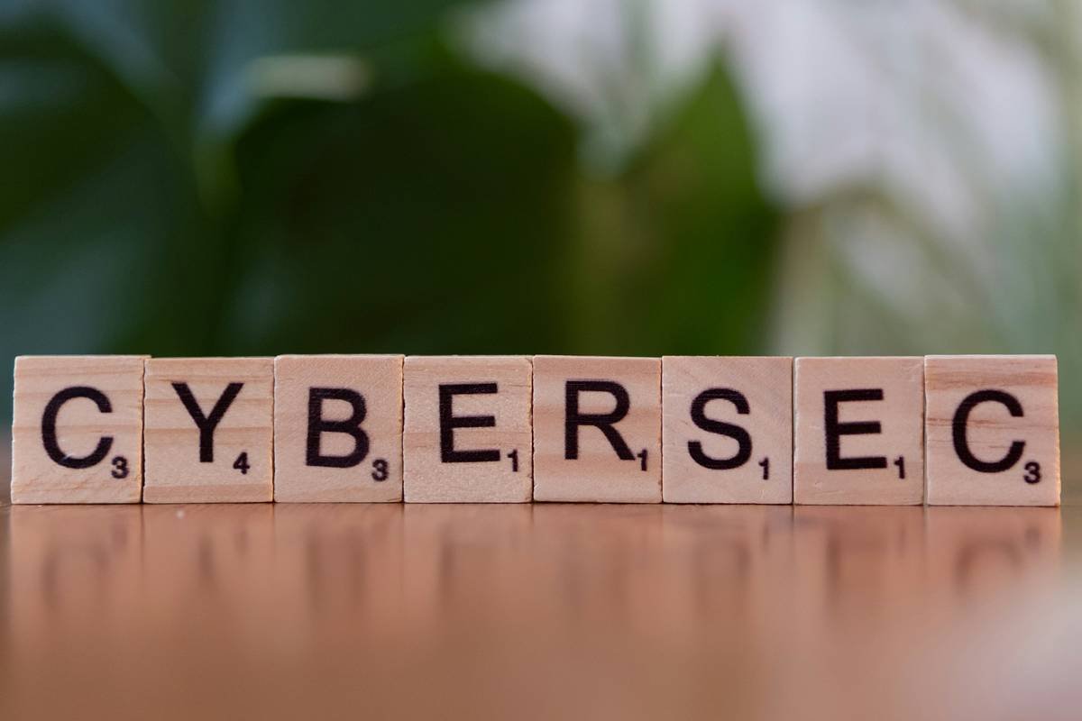 Infographic showing rise in cyberattacks due to poor browsing habits