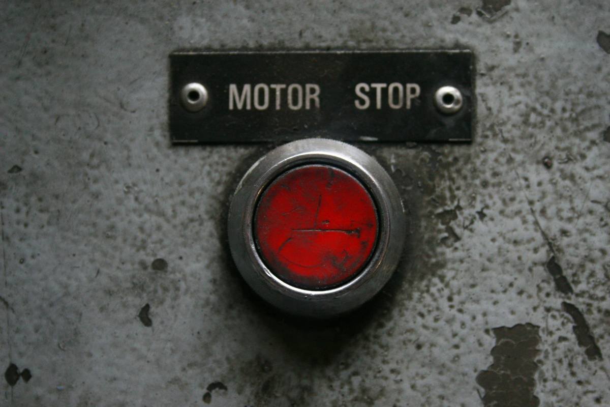 Infographic showing the importance of a kill switch in safeguarding data